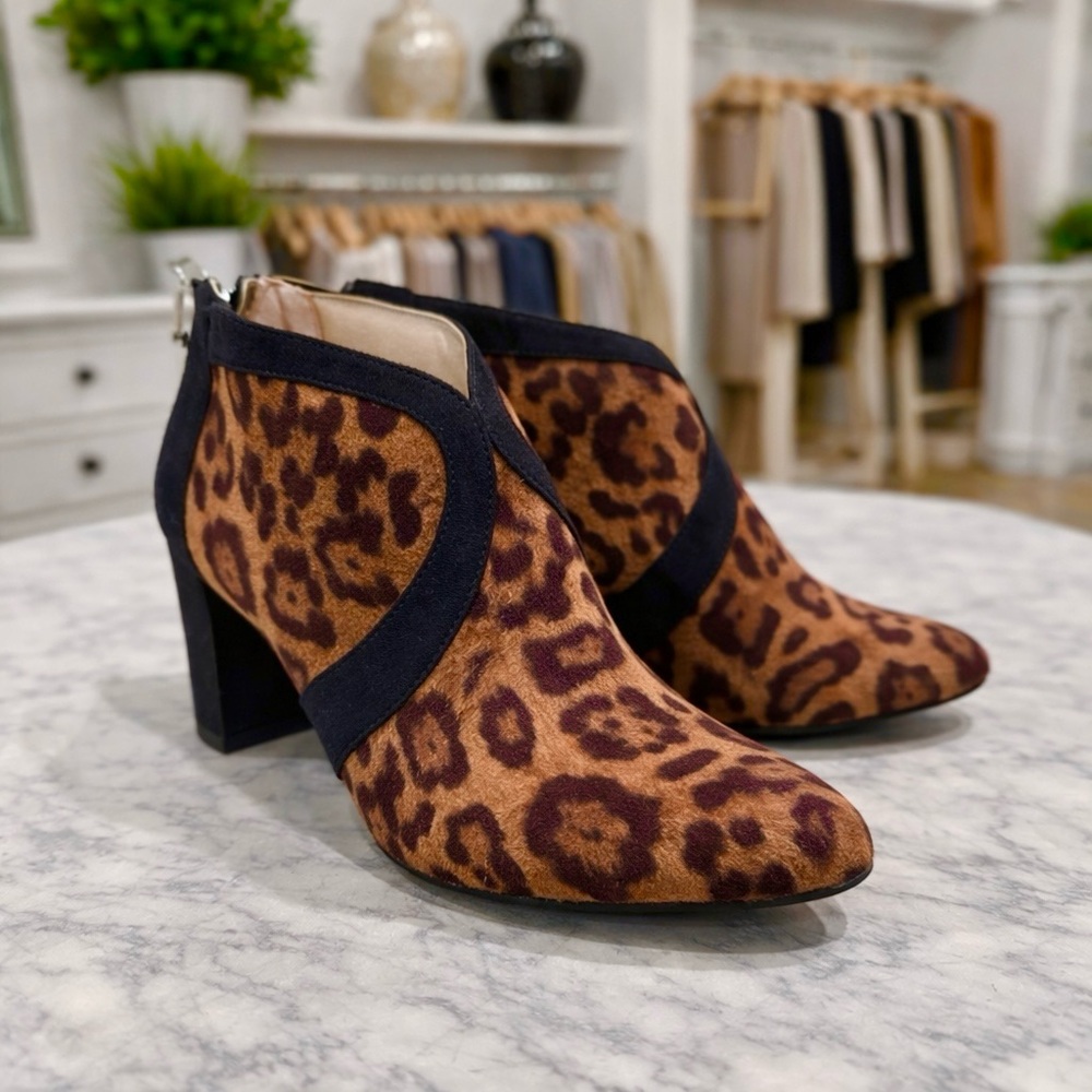 Life Stride Leopard Print Ankle Booties Size 6 Block Heel NWOT